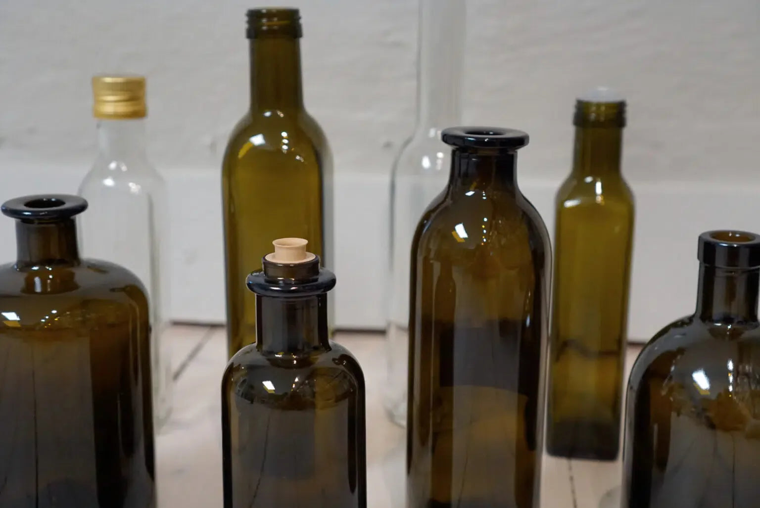 Packaging for oil - shape, function and color